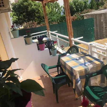 Plaza Gasthuis Leptokaryá